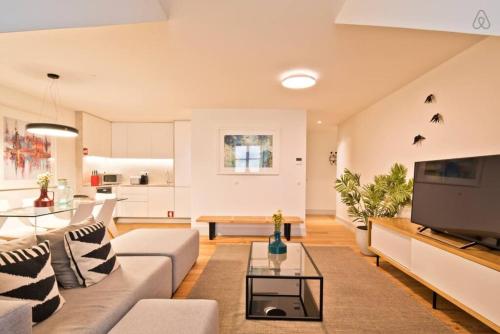 Penthouse with River View - Baixa Alfama
