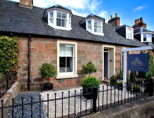 Gallery image of Paton Cottage in Inverness
