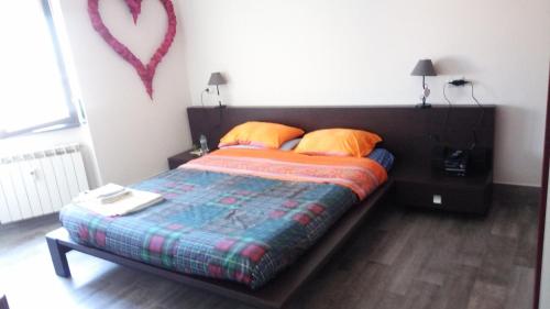 Ένα ή περισσότερα κρεβάτια σε δωμάτιο στο Vely's Rooms