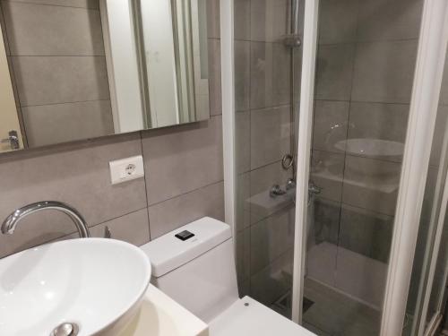 Gambar di galeri bagi Siwar Center Apartments di Jounieh