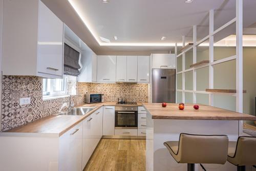 Η κουζίνα ή μικρή κουζίνα στο Villa Hill Families Only