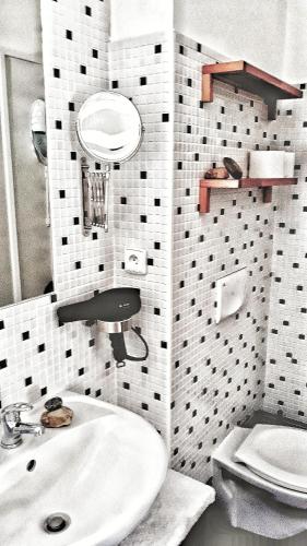 Un baño de M+E