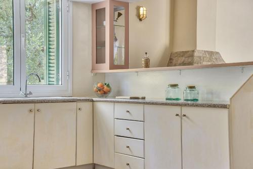 Gambar di galeri bagi Olivegrove Villa - Nestled in Olive Trees with Private Pool, by ZanteWize di Tragaki