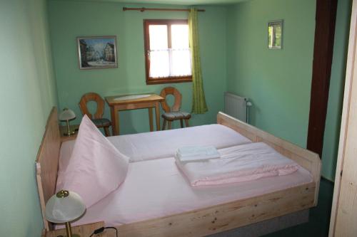 Postel nebo postele na pokoji v ubytování Hotel Zur Friedenslinde