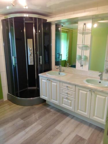 Photo de la galerie de l'établissement Bienvenue aux Iss, à Marsac-en-Livradois