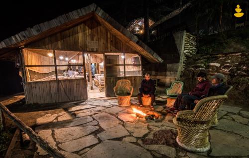 Photo de la galerie de l'établissement LivingStone Ojuven Treehouses, à Shimla