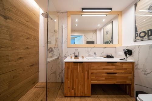 Een badkamer bij VIP Apartamenty Mountain Nosal