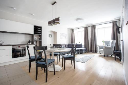 Baron's Town Hall Apartments