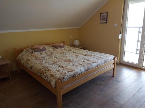 a bedroom with a bed in a room at Guest House Bole in Vinci