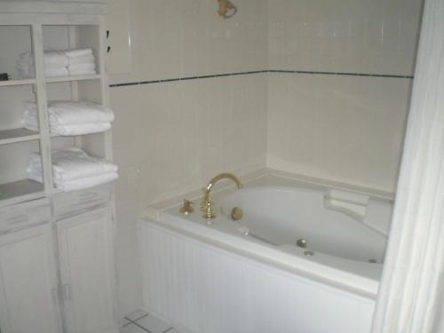 Un baño de The Inn at Ragged Edge