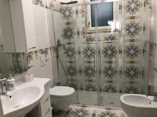 Koupelna v ubytování Casa direttamente sul mare 1