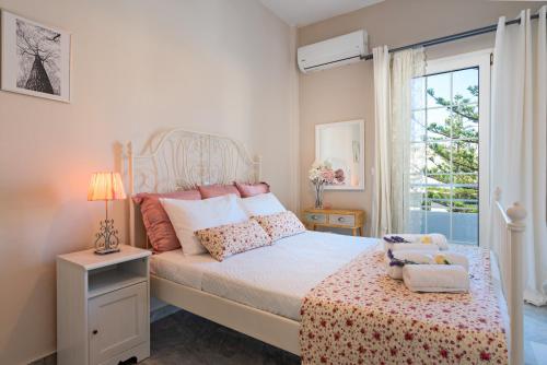 Gallery image of Tres Jolie - Stylish Cityheart Apartment in Rethymno