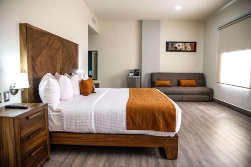 Katil atau katil-katil dalam bilik di Comfort Inn Irapuato
