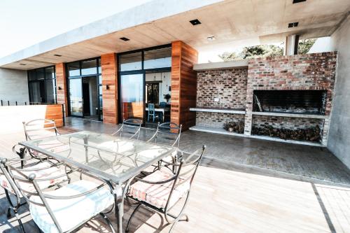 Χώρος καθιστικού στο Ocean View Villa Wilderness