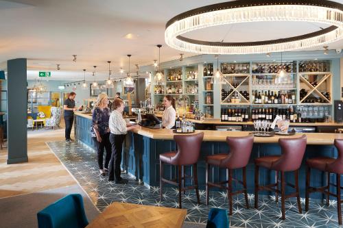 Gallery image of Potters Heron Hotel in Romsey