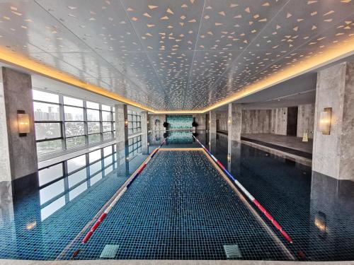 Kolam renang di atau dekat dengan Projoy Hotel Tianfu