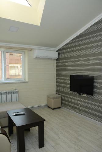 Televisyen dan/atau pusat hiburan di Holiday Home on Aygestan 11