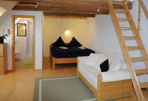 Voodi või voodid majutusasutuse Haus der Sinne toas