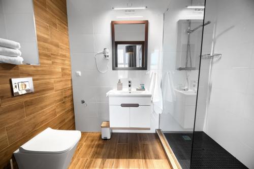 Un baño de Coffee Inn