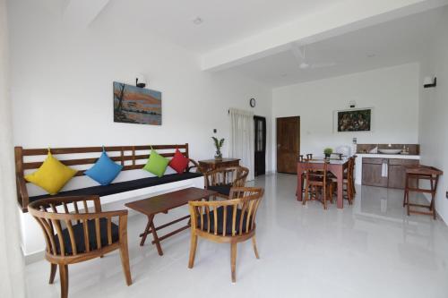 A seating area at Mailagama Cinnamon Residence