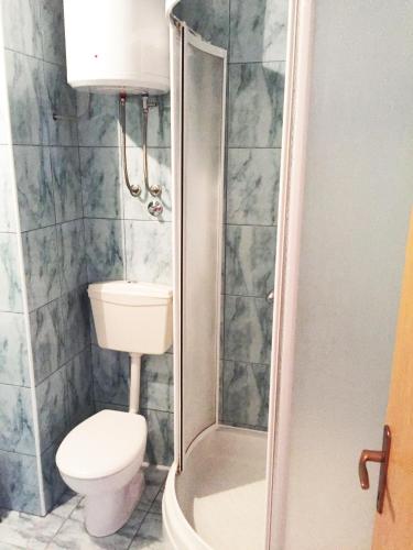 Vonios kambarys apgyvendinimo įstaigoje Apartman Marina