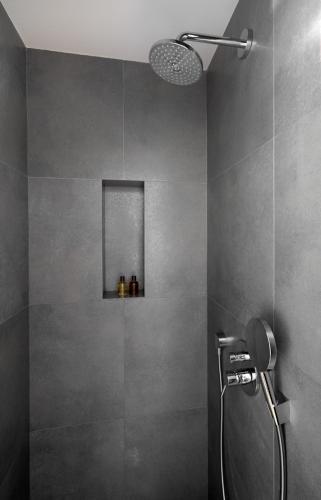 Un baño de Le Pre de la Mer