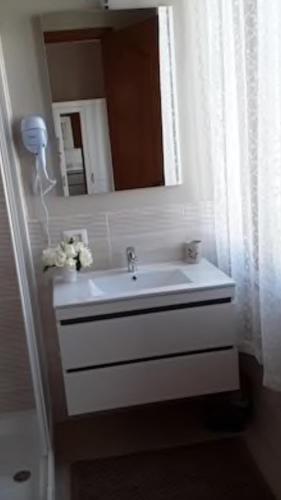 Ένα μπάνιο στο B&B La Giara