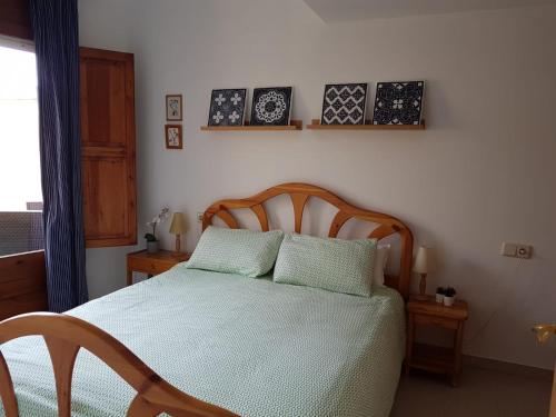 Postel nebo postele na pokoji v ubytování Lets Holidays terrace apartment 2