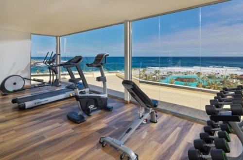 
Het fitnesscentrum en/of fitnessfaciliteiten van H10 Tenerife Playa
