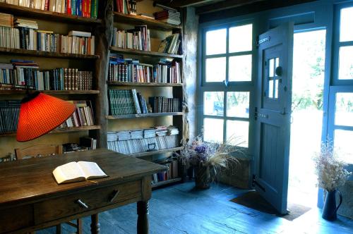 The library in the country house