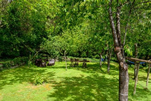 Taman di luar A casa do avo Andres
