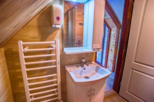 Kopalnica v nastanitvi Apartmani Restoran Durmitor