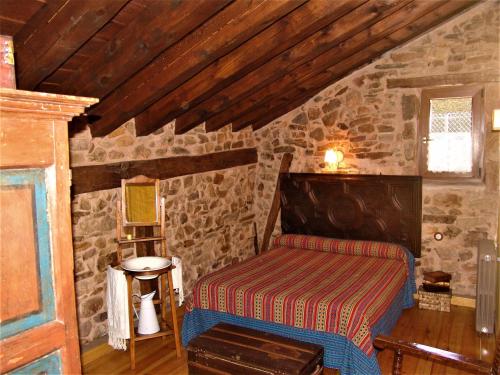 Foto CASA RURAL EL HAYEDO 6