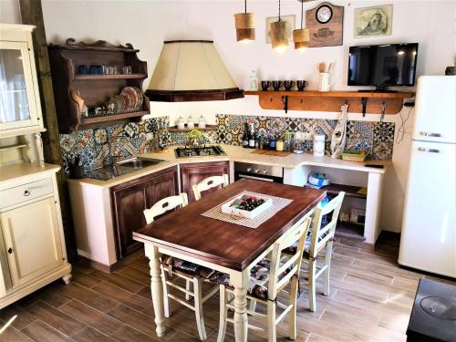 Dapur atau dapur kecil di Villa Sa Pruna