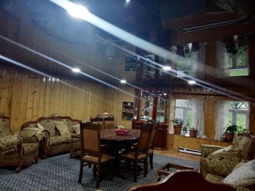 Posezení v ubytování Guest House Tavaduri