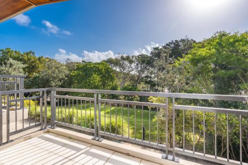 A balcony or terrace at Byron Bay Accom Unit 1 22 Mahogany Drive - Beach House 1 at Vue