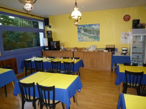 En restaurang eller annat matställe på Le Relais de la route bleue