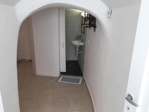 Ένα μπάνιο στο Marcos Rooms