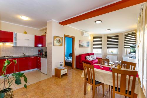 Kuchyňa alebo kuchynka v ubytovaní Apartment Medved