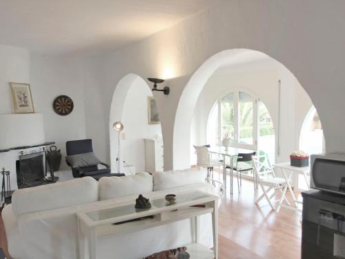 Et opholdsområde på Villa Mariona by Interhome