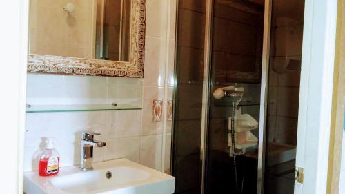 Kylpyhuone majoituspaikassa Gîte ULTREIA