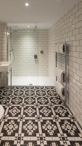 Linton Collection - Blackfriars Lofts photo 32