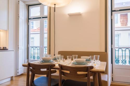 Charming 2 Bedroom Apartment in Baixa Chiado