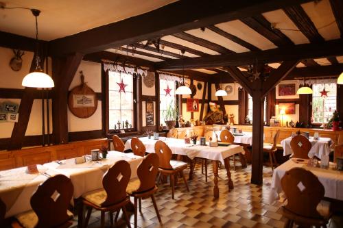 A restaurant or other place to eat at Lauterer Wirtshaus