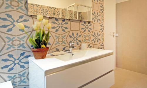 Pompeo Magno White Luxury Apartment