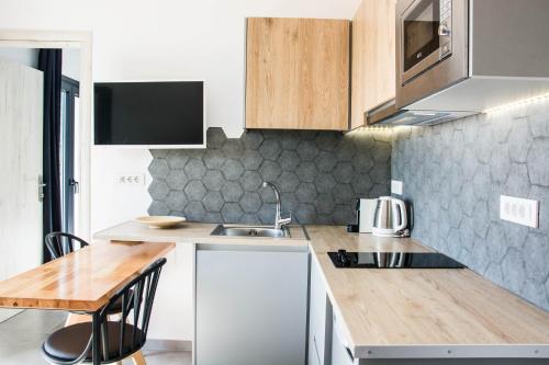 Una cocina o cocineta en Dragonfly Villas