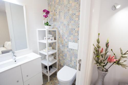 Un baño de ÍSIS Guest House