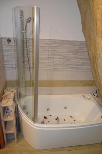 Koupelna v ubytování B&B La Casa Sulla Roccia