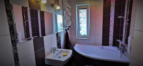 Bilik mandi di Apartament Familijny Gdańsk 3 ROOMS 64m2