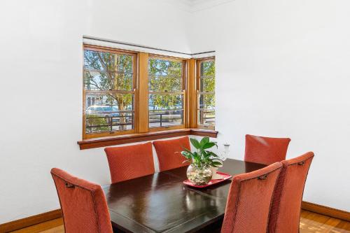ウィリアムズタウンにあるCaptains Retreat Apartments and Cottagesのギャラリーの写真